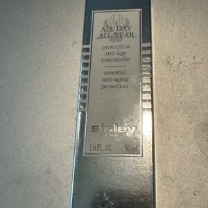 Sisley Paris All Day All Year 50 ml sealed new with tags !